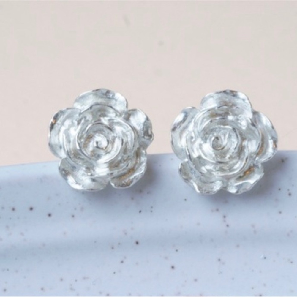 Ladies Dainty Cherry Blossom Detailed Post Stud 925Sterling Silver Plated - Picture 1 of 13